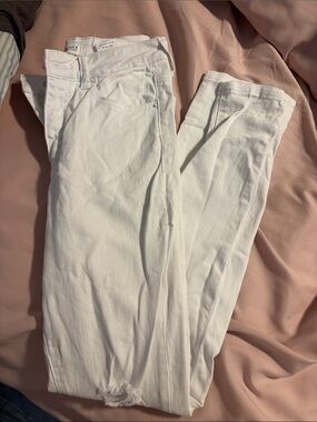 White Women's Skinny Jeans